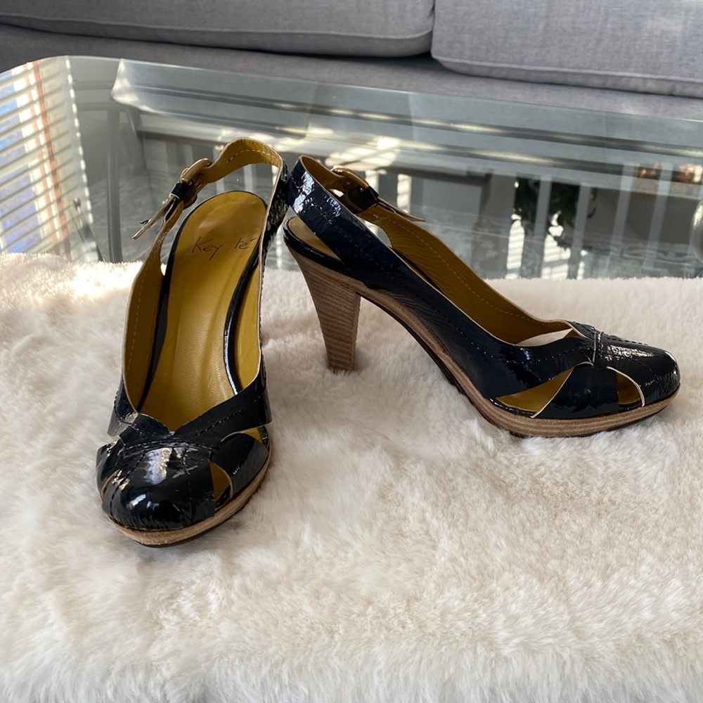 Key te high heel shoes